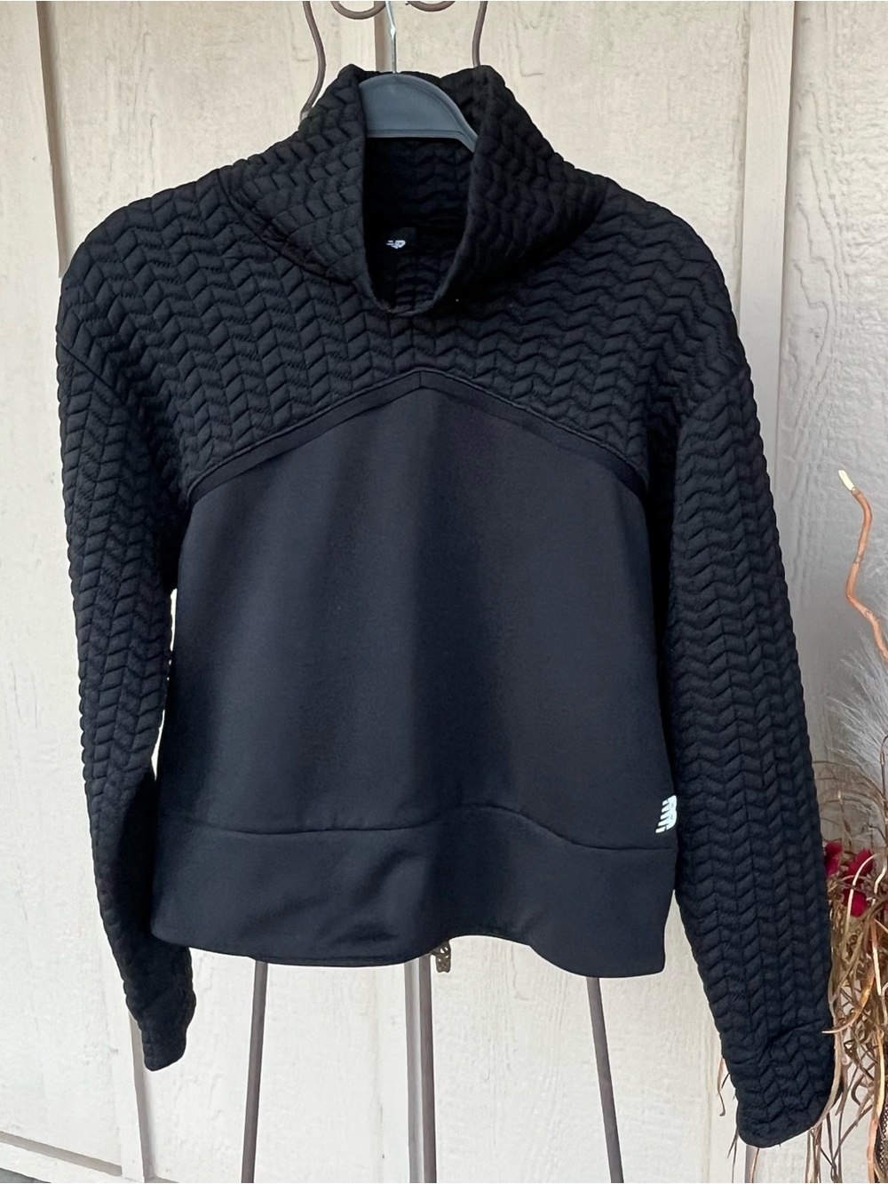 New Balance Sweatshirt Black Heatloft Quilted Chevron Mock Neck Pullover S